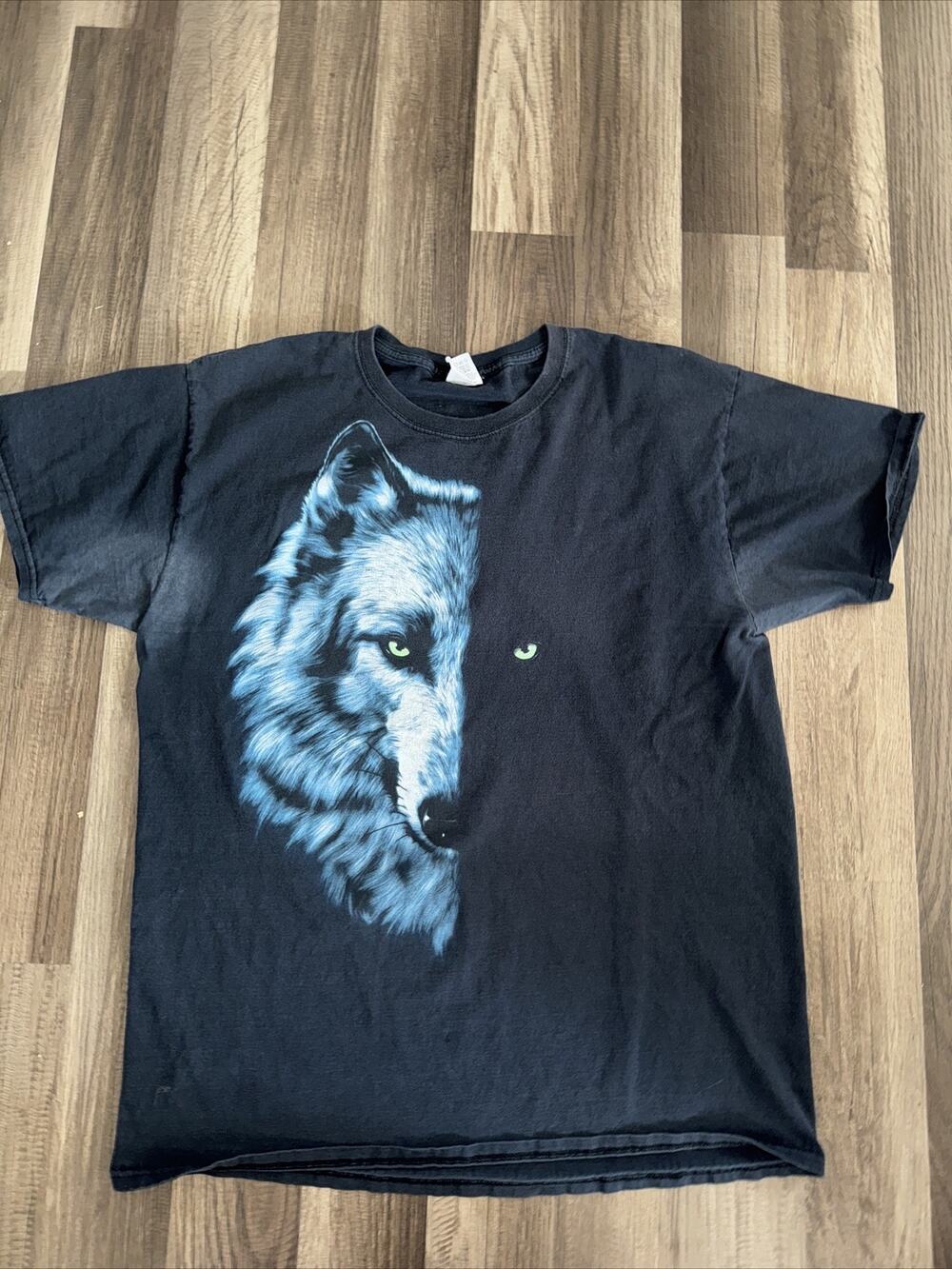 Vintage Y2K Wolf T-Shirt Black Large 20x28